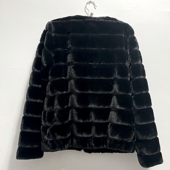 Black faux fur coat - Picture 2 of 5
